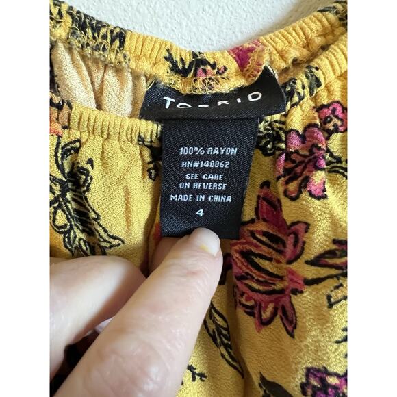 Torrid off the shoulders floral yellow top size 4 Bloomcore Flowy - Picture 5 of 10